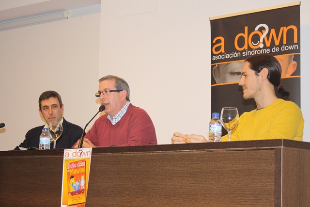 PRESENTACIÓN DE «LAS SIETE VIDAS DE MAWIWI» EN VALDEPEÑAS (Dic-2015).