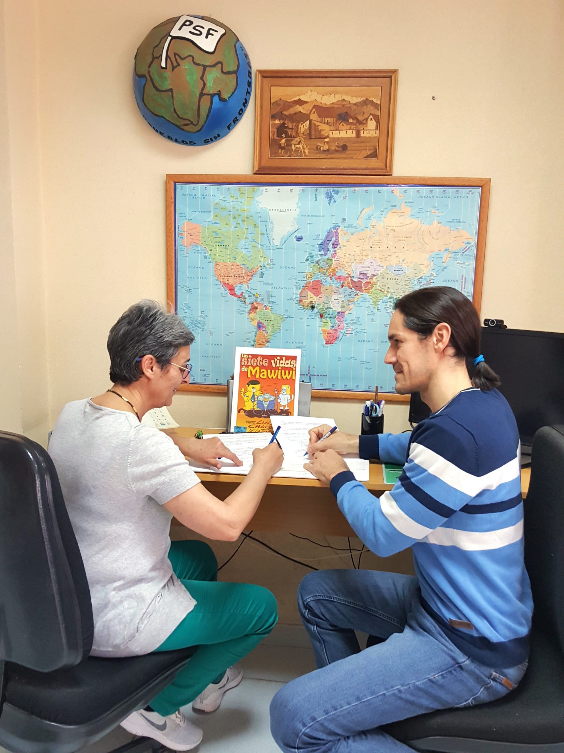 ENTREGA DE 50 CUENTOS A «PUEBLOS SIN FRONTERAS» (Abr-2019).