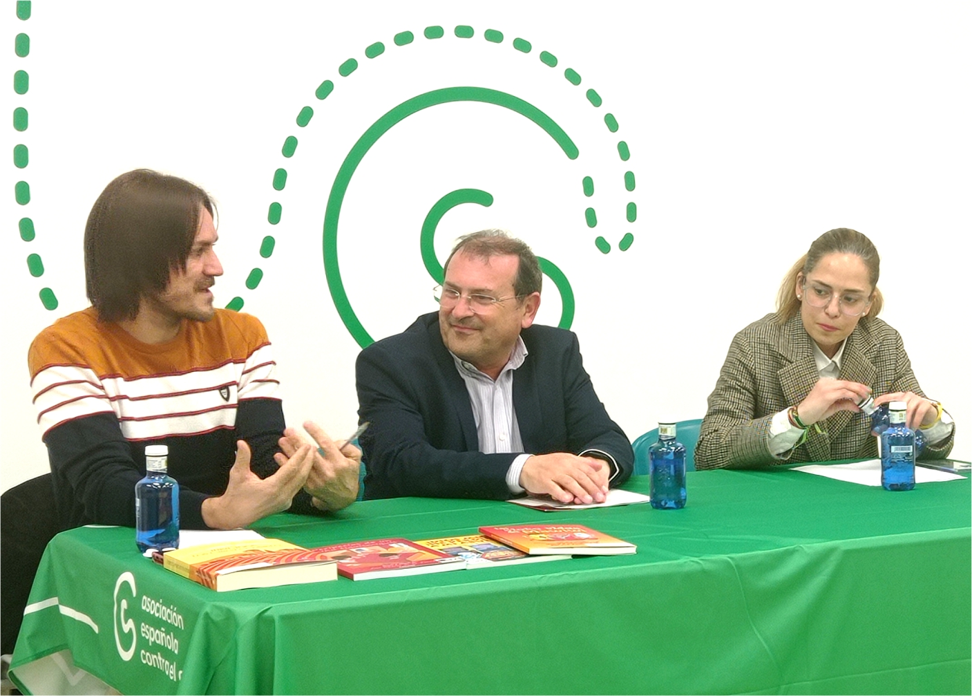 PRESENTACIÓN EN PUERTOLLANO A FAVOR DE LA AECC (Marzo-2023).