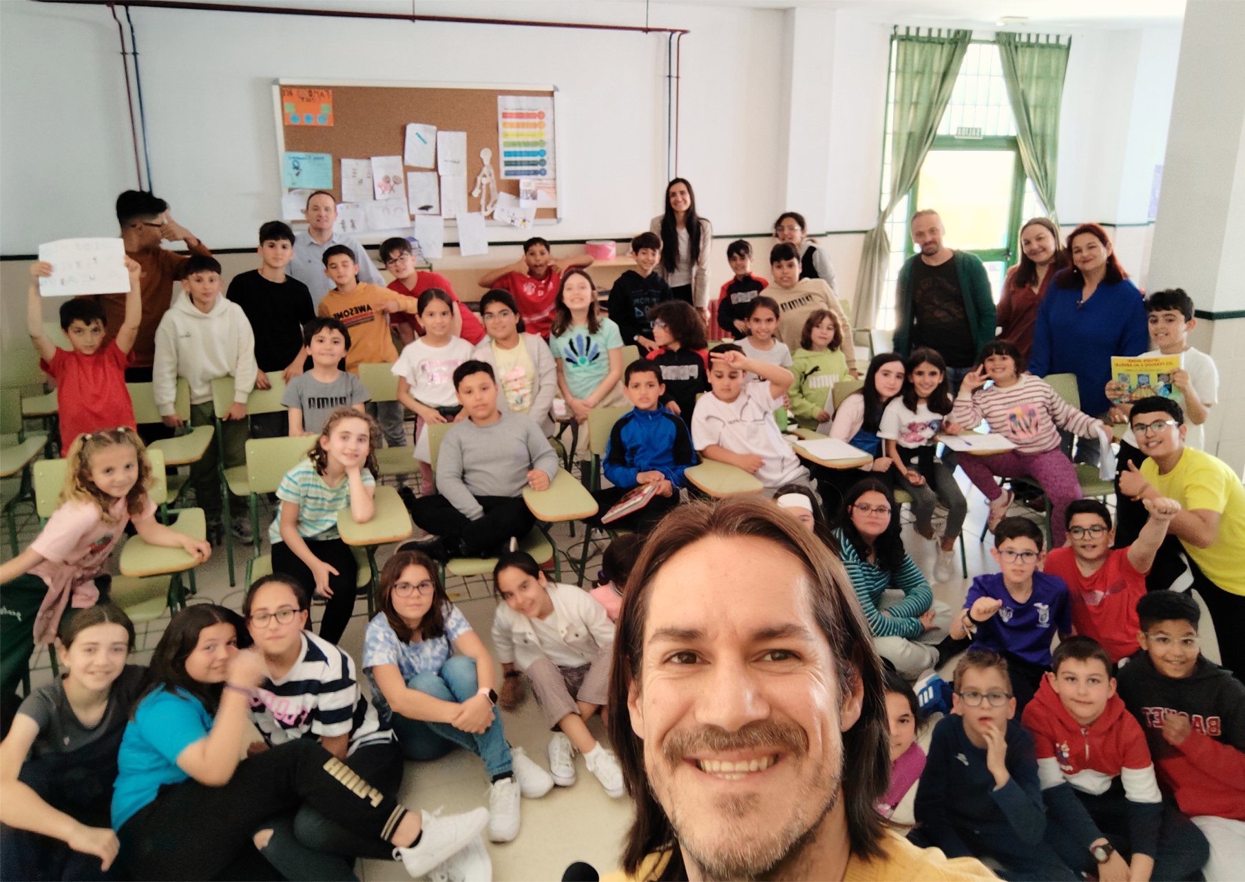 ENCUENTRO CON 3º Y 6º DE PRIMARIA DEL CP MANUEL CLEMENTE, EN MORAL DE CALATRAVA (Abr-2024).