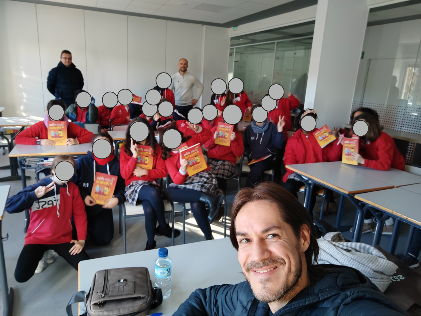 VISITA AL COLEGIO «TRINITARIOS» Y ENTREGA DE RECAUDACIÓN A LA FUNDACIÓN STMA TRINIDAD (Enero-2023).